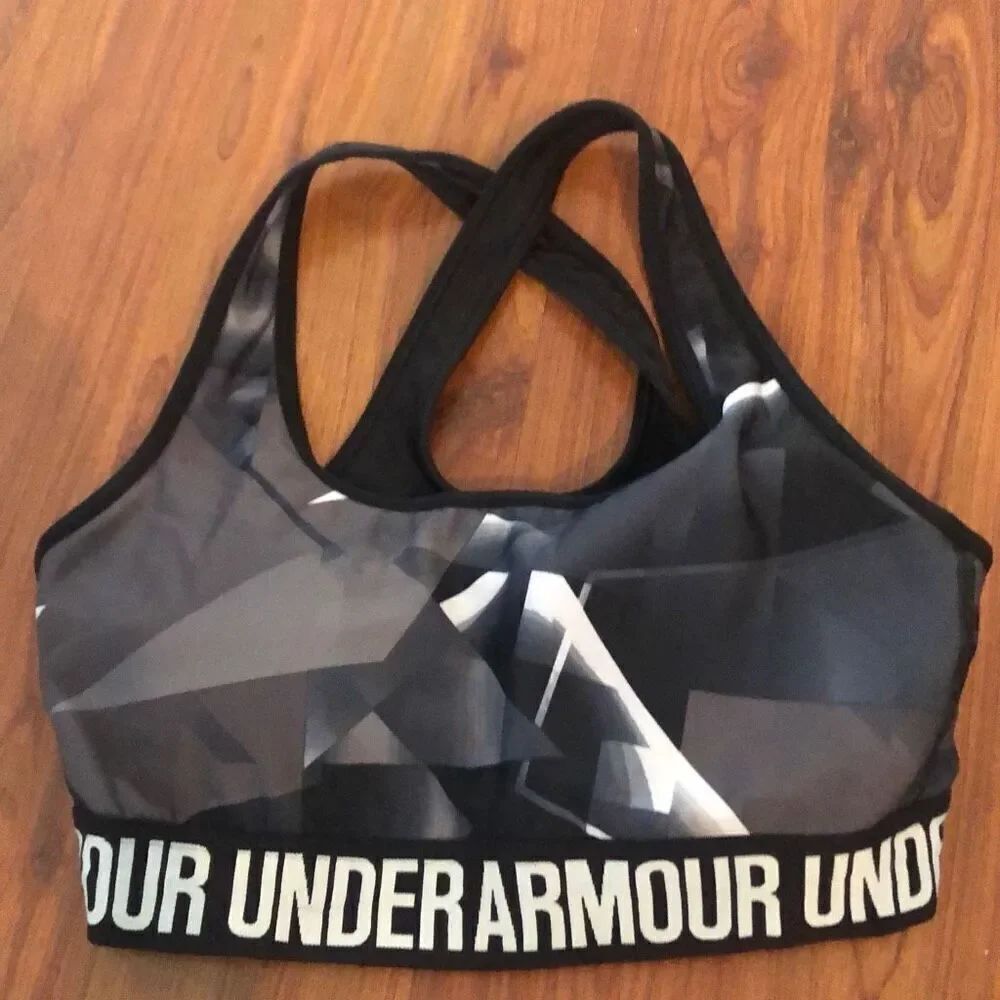 Under Armour Gray and black printed athletic bra top sports bra size M